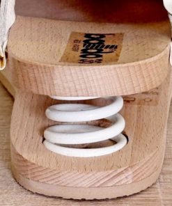 OFFERTISSIMA DA NON PERDERE ZOCCOLO IN LEGNO MODELLATO DOTATO DI MOLLONE AMMORTIZZANTE AL TALLONE. TOMAIA TRAFORATA OTTIMO PER RIDURRE LA STANCHEZZA IN ORTOSTASI E  PER CAMMINARE COMODAMENTE UTILIZZABILE CON O SENZA CINTURINO REGOLABILE PRODOTTO IN ITALIA CON MATERIALI CERTIFICATI
