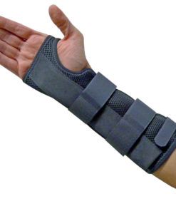Ortesi Polso in Airmesh rinforzo palmare e pollice Struttura in tessuto traspirante AirmeshSupporto palmare e dorsale in alluminio modellabile, rimovibile